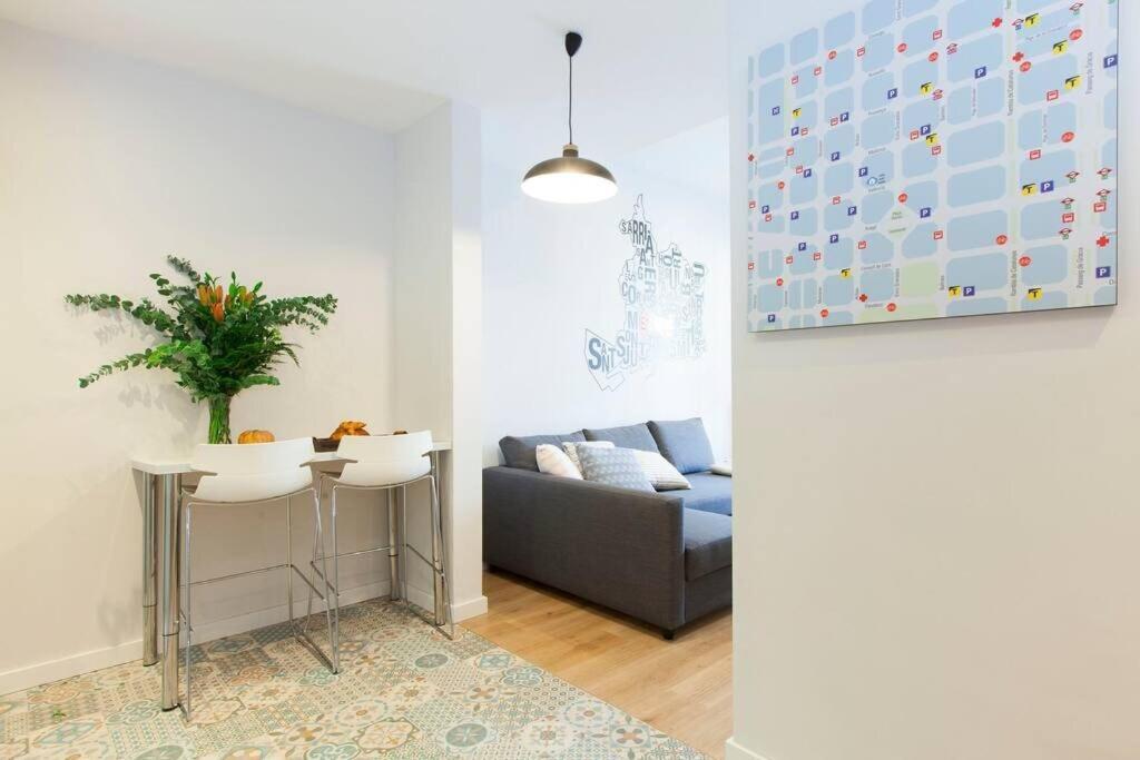 Perfectly Located 4Bed 4Bath Apartment In Barcelona 3 1 Exterior photo